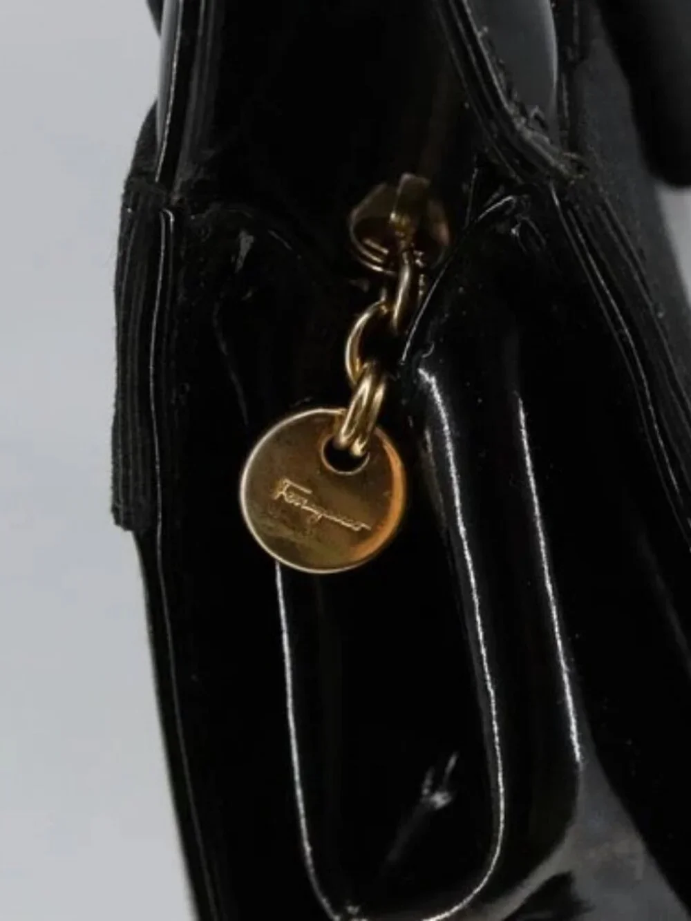 Salvatore Ferragamo Shoulder Bag Enamel Black Gold Auth bs19918
